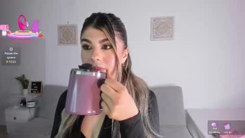 ice_y_abigail online show from December 3, 12:14 pm