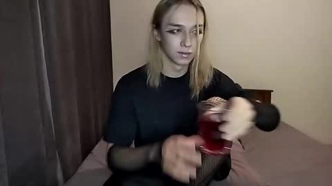 Jade online show from December 1, 3:17 pm