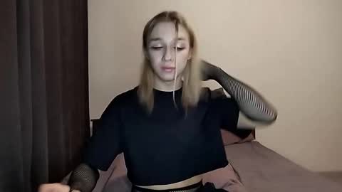 Jade online show from December 2, 2:23 pm