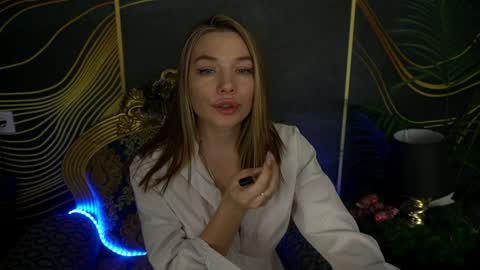 Danielle online show from December 28, 2:53 pm