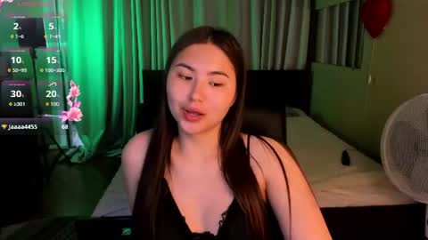 Snapshot of iceicebabe_ chatting on June 14, 1:25 am Aiza online show from June 14, 1:25 am