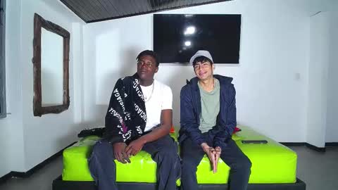 THOMAS AND DAMIAND online show from November 1, 12:18 pm