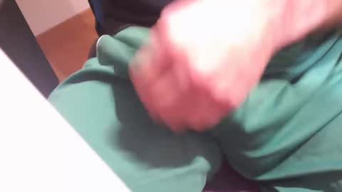 Snapshot of icky_thumps chatting on February 14, 8:37 pm icky_thumps online show from February 14, 8:37 pm