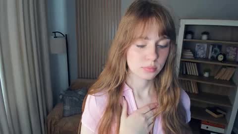 Snapshot of icyhoneybite chatting on September 19, 9:00 am Jane online show from September 19, 9:00 am