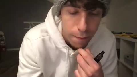 Snapshot of icyninesix chatting on December 17, 7:15 pm icyninesix online show from December 17, 7:15 pm