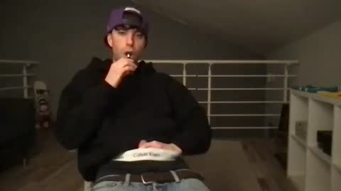 Snapshot of icyninesix chatting on January 31, 12:39 am icyninesix online show from January 31, 12:39 am