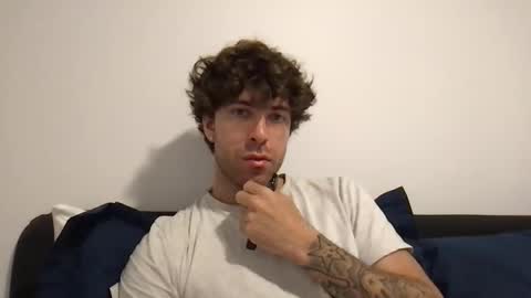 Snapshot of icyninesix chatting on December 17, 11:27 am icyninesix online show from December 17, 11:27 am