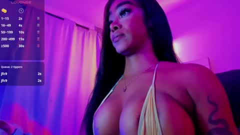 Snapshot of idarasmith_ chatting on October 14, 6:03 am Idara Smith online show from October 14, 6:03 am