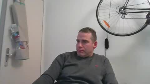 Snapshot of idontknowwhy1 chatting on January 3, 12:11 am idontknowwhy1 online show from January 3, 12:11 am