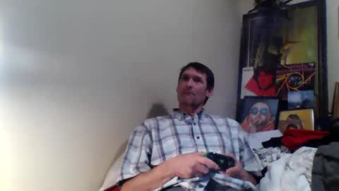 Snapshot of ifoundthegspot chatting on February 7, 1:59 pm Darthmark420 online show from February 7, 1:59 pm