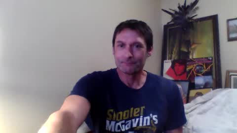 Snapshot of ifoundthegspot chatting on February 19, 10:33 am Darthmark420 online show from February 19, 10:33 am