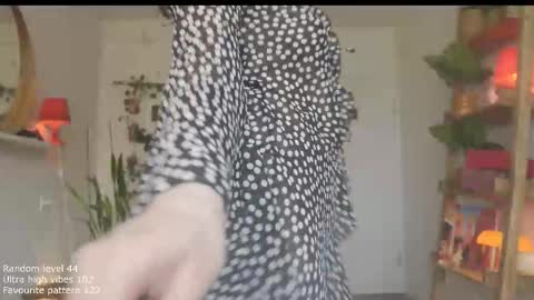 Belle online show from March 27, 12:49 pm