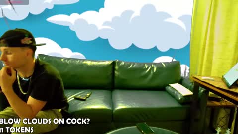 Snapshot of igetherwetter chatting on December 10, 4:24 am Amiri Roue online show from December 10, 4:24 am