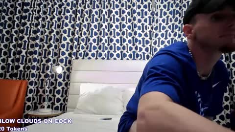 Snapshot of igetherwetter chatting on December 10, 10:26 pm Amiri Roue online show from December 10, 10:26 pm