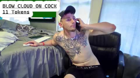 Snapshot of igetherwetter chatting on December 17, 3:17 pm Amiri Roue online show from December 17, 3:17 pm