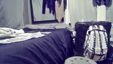 Snapshot of igetherwetter chatting on December 25, 4:44 am Amiri Roue online show from December 25, 4:44 am