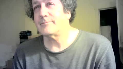 Snapshot of ignoredlittlestloser chatting on December 20, 4:20 am ignoredlittlestloser online show from December 20, 4:20 am