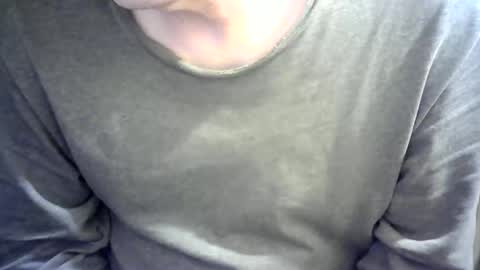 Snapshot of ignoredlittlestloser chatting on December 22, 7:11 am ignoredlittlestloser online show from December 22, 7:11 am