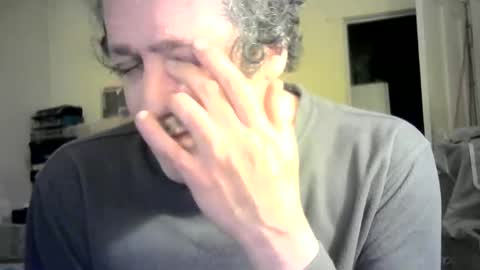 Snapshot of ignoredlittlestloser chatting on February 15, 6:12 am ignoredlittlestloser online show from February 15, 6:12 am