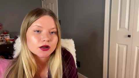 Snapshot of iheartcassie2844 chatting on February 13, 11:56 pm cassie online show from February 13, 11:56 pm