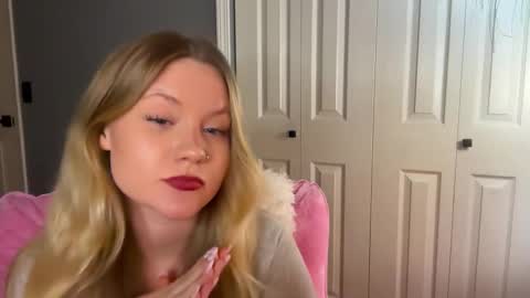 Snapshot of iheartcassie2844 chatting on February 18, 9:11 pm cassie online show from February 18, 9:11 pm