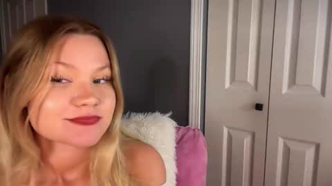 Snapshot of iheartcassie2844 chatting on March 16, 6:01 pm cassie online show from March 16, 6:01 pm