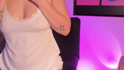    online show from February 4, 3:15 pm