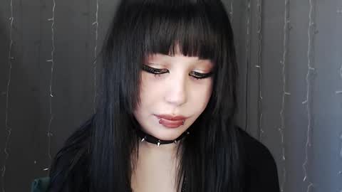 iiiiiiis online show from March 12, 11:49 am