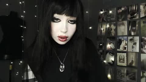 iiiiiiis online show from June 2, 12:45 am