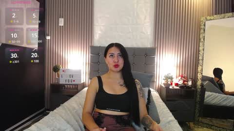 Isa online show from December 11, 2:33 pm