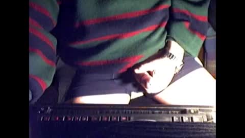 ikissuuuu online show from March 30, 3:02 pm