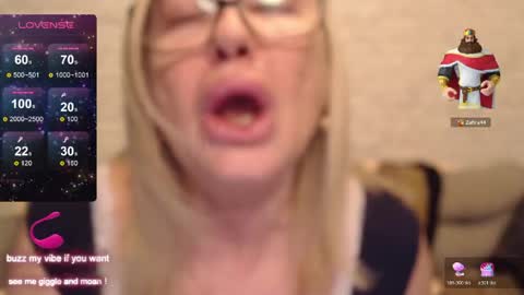 Snapshot of ilariacetoi chatting on April 30, 9:19 pm IlariaCetoi online show from April 30, 9:19 pm
