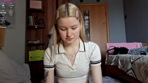 ShyLuna online show from April 5, 7:16 am