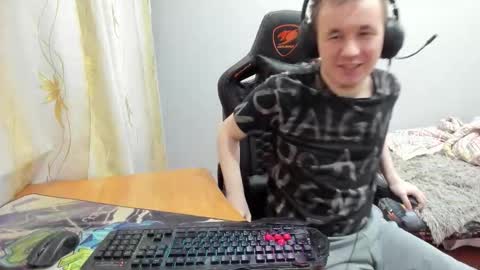 Snapshot of iliaskrislove chatting on November 6, 1:12 pm iliaskris online show from November 6, 1:12 pm