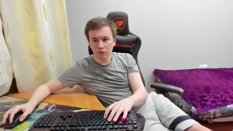 Snapshot of iliaskrislove chatting on December 14, 1:11 am iliaskris online show from December 14, 1:11 am