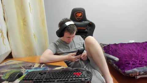 Snapshot of iliaskrislove chatting on December 15, 1:59 pm iliaskris online show from December 15, 1:59 pm