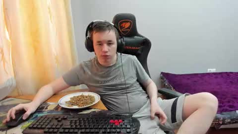 Snapshot of iliaskrislove chatting on December 18, 7:36 am iliaskris online show from December 18, 7:36 am