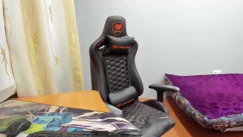 Snapshot of iliaskrislove chatting on December 18, 7:42 pm iliaskris online show from December 18, 7:42 pm