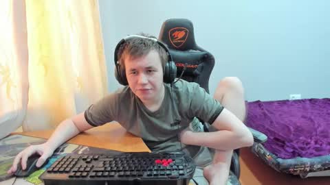 Snapshot of iliaskrislove chatting on December 19, 7:48 am iliaskris online show from December 19, 7:48 am