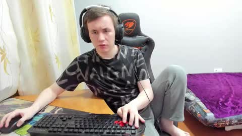 Snapshot of iliaskrislove chatting on December 22, 10:29 pm iliaskris online show from December 22, 10:29 pm