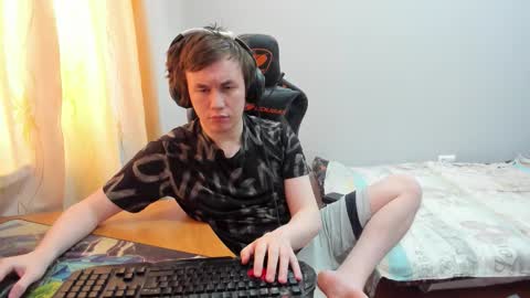 iliaskris online show from February 6, 6:51 am