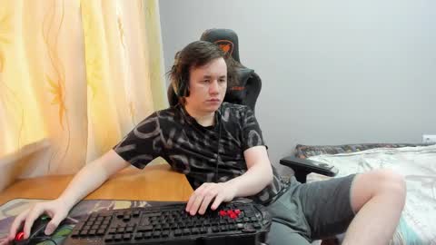 iliaskris online show from April 18, 3:10 am