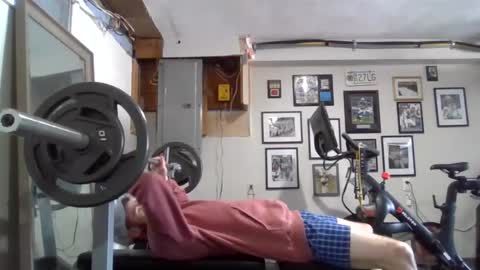 Snapshot of ilikeyou5847 chatting on January 24, 5:00 pm ilikeyou5847 online show from January 24, 5:00 pm