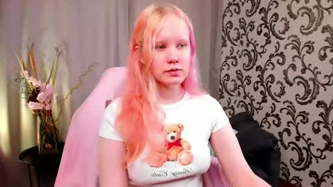 Snapshot of illando chatting on September 19, 3:08 am Annie online show from September 19, 3:08 am