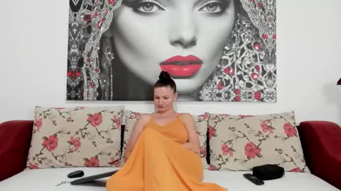 Snapshot of illegalbeauty87 chatting on September 10, 7:47 pm Ingrid or more easier...Miss GoDDess Mistress online show from September 10, 7:47 pm