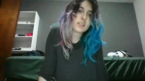 Snapshot of illlypad_lilac chatting on April 9, 2:33 am Lilly online show from April 9, 2:33 am