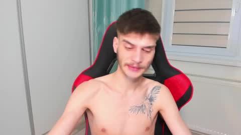 Snapshot of illusions888 chatting on March 10, 1:45 am D-Illusion online show from March 10, 1:45 am