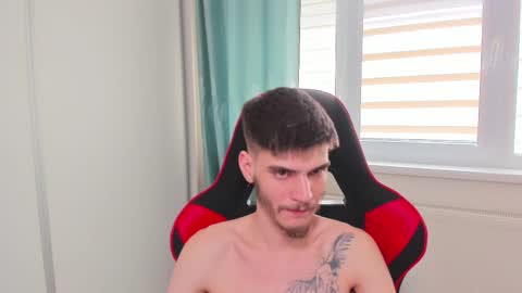 Snapshot of illusions888 chatting on March 10, 7:53 am D-Illusion online show from March 10, 7:53 am