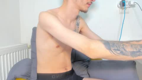 Snapshot of illusions888 chatting on November 2, 5:43 am D-Illusion online show from November 2, 5:43 am