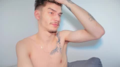 Snapshot of illusions888 chatting on November 16, 6:19 am D-Illusion online show from November 16, 6:19 am